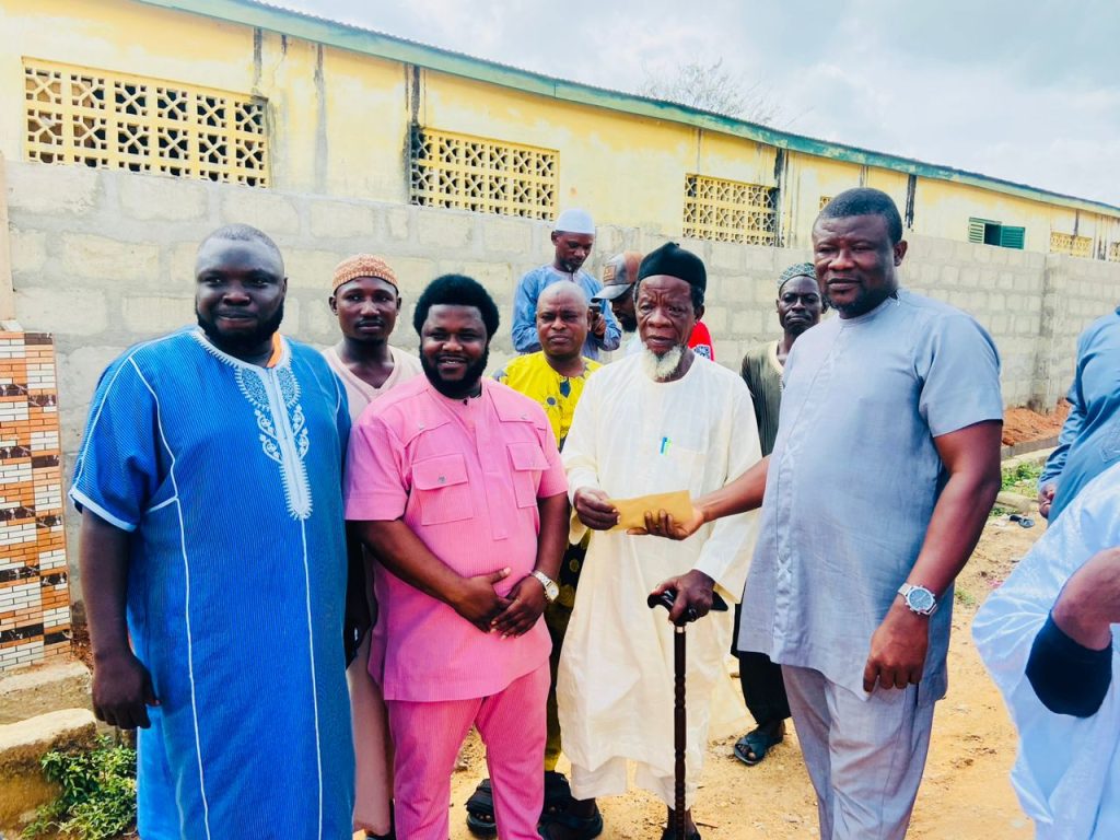 8EACDD88-CD80-4F42-BC7C-BFB5BC42923D-1024x768 FRANK FREEBODY MENSAH DONATES TO YALWA ZONGO COMMUNITY